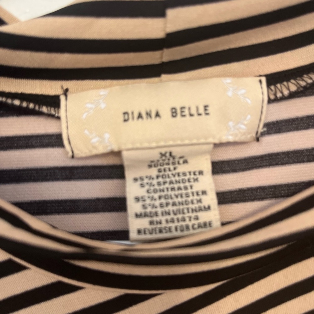 Black and tan top extra large